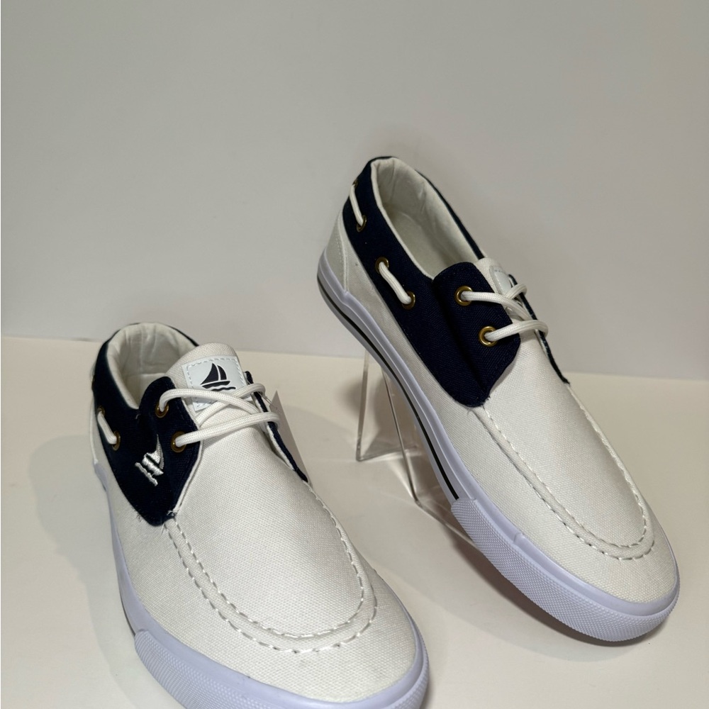 SAIL - Stylish Men's White and Navy Boat Shoes
